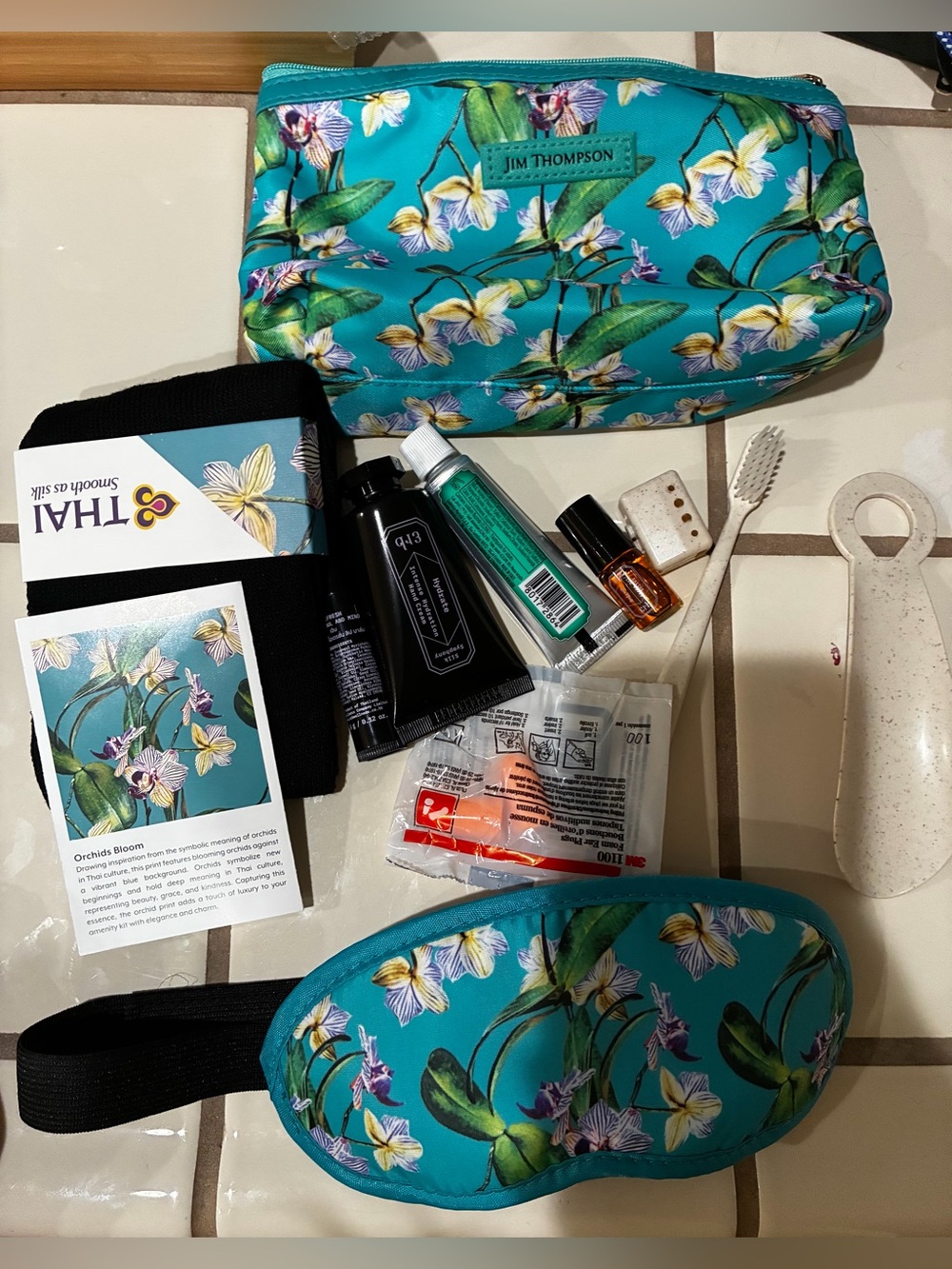 Thai Airways × Jim Thompson Royal Silk Class Amenity Kit
